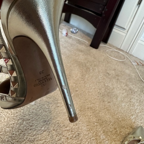 Gold Valentino rock stud caged pump size 38 - Picture 6 of 9